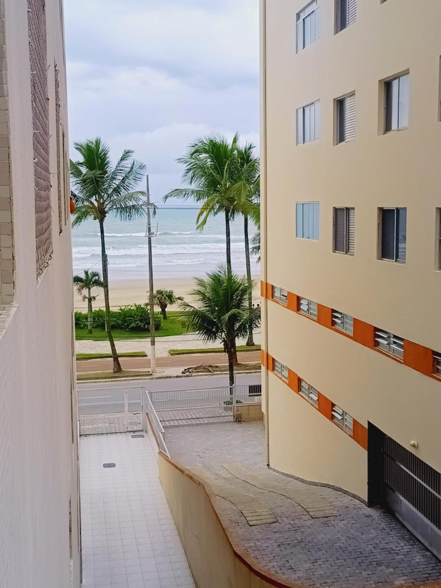 Apartamento Pe Na Areia Vila Caicara Прая-Гранди Экстерьер фото